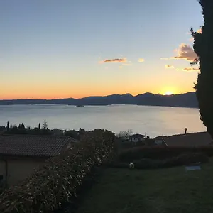 https://appartamento-lago-di-garda-albisano.hotelinveneto.com
